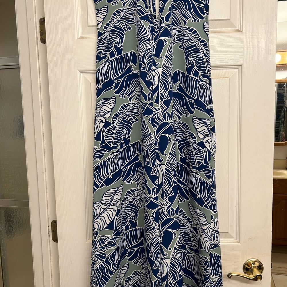 Manuhealii Blue and White Leaf Print Maxi Dress